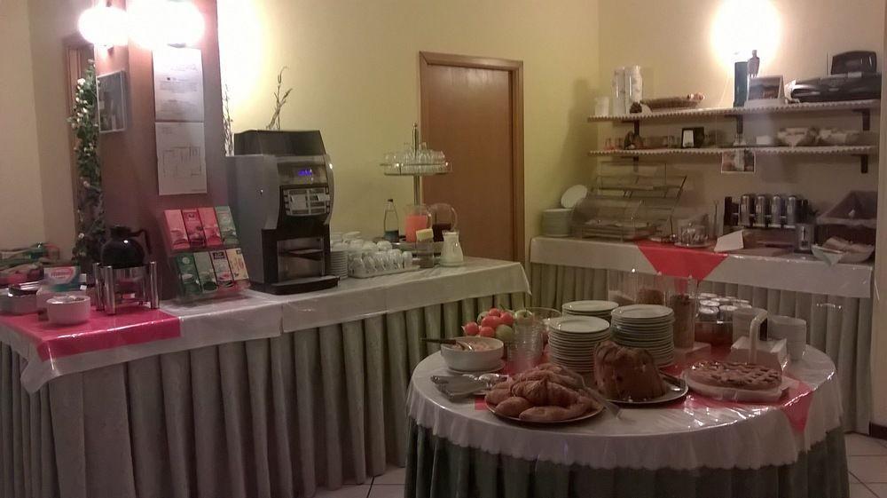 Hotel Toresela Bike Am Gardasee 토르볼레 외부 사진